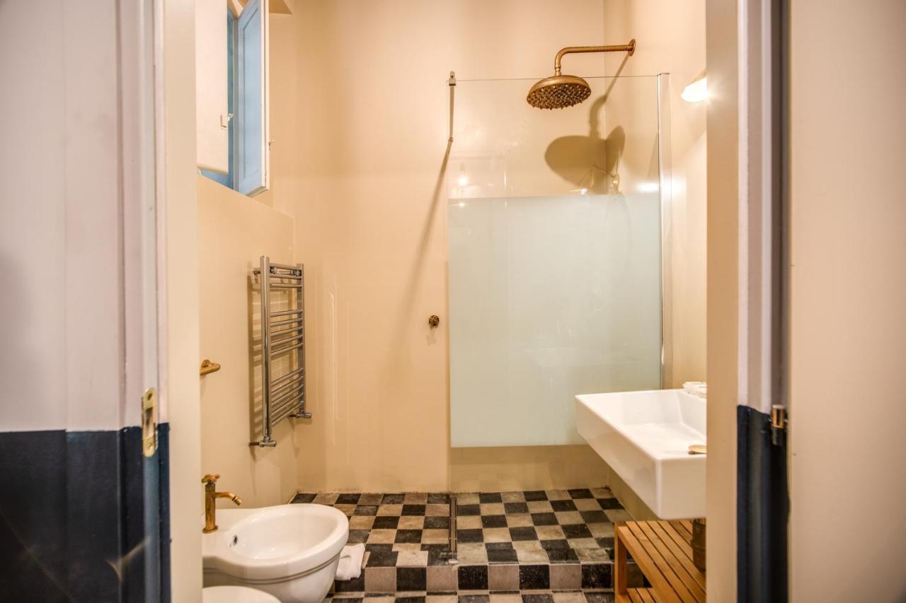 Stylish And Spacious Apartment Next To The Colosseum Rom Eksteriør billede