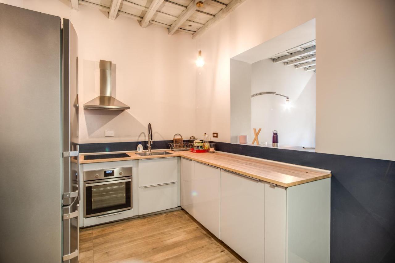 Stylish And Spacious Apartment Next To The Colosseum Rom Eksteriør billede