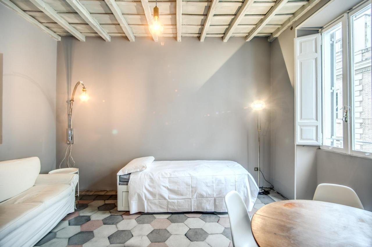 Stylish And Spacious Apartment Next To The Colosseum Rom Eksteriør billede