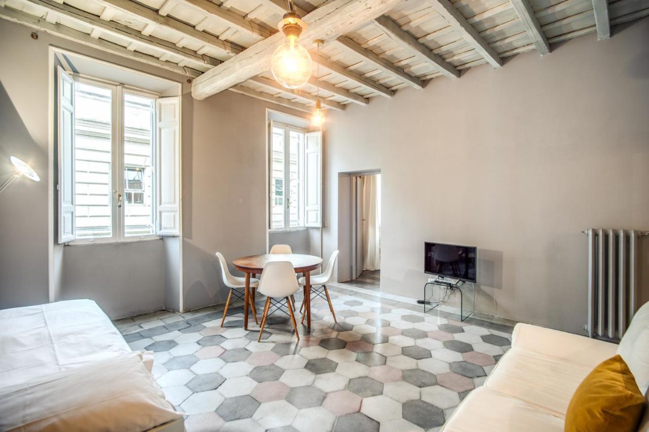 Stylish And Spacious Apartment Next To The Colosseum Rom Eksteriør billede