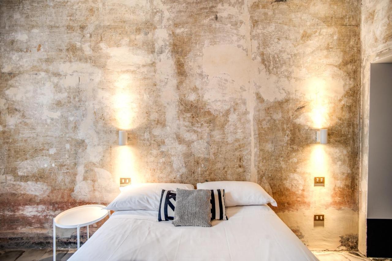 Stylish And Spacious Apartment Next To The Colosseum Rom Eksteriør billede