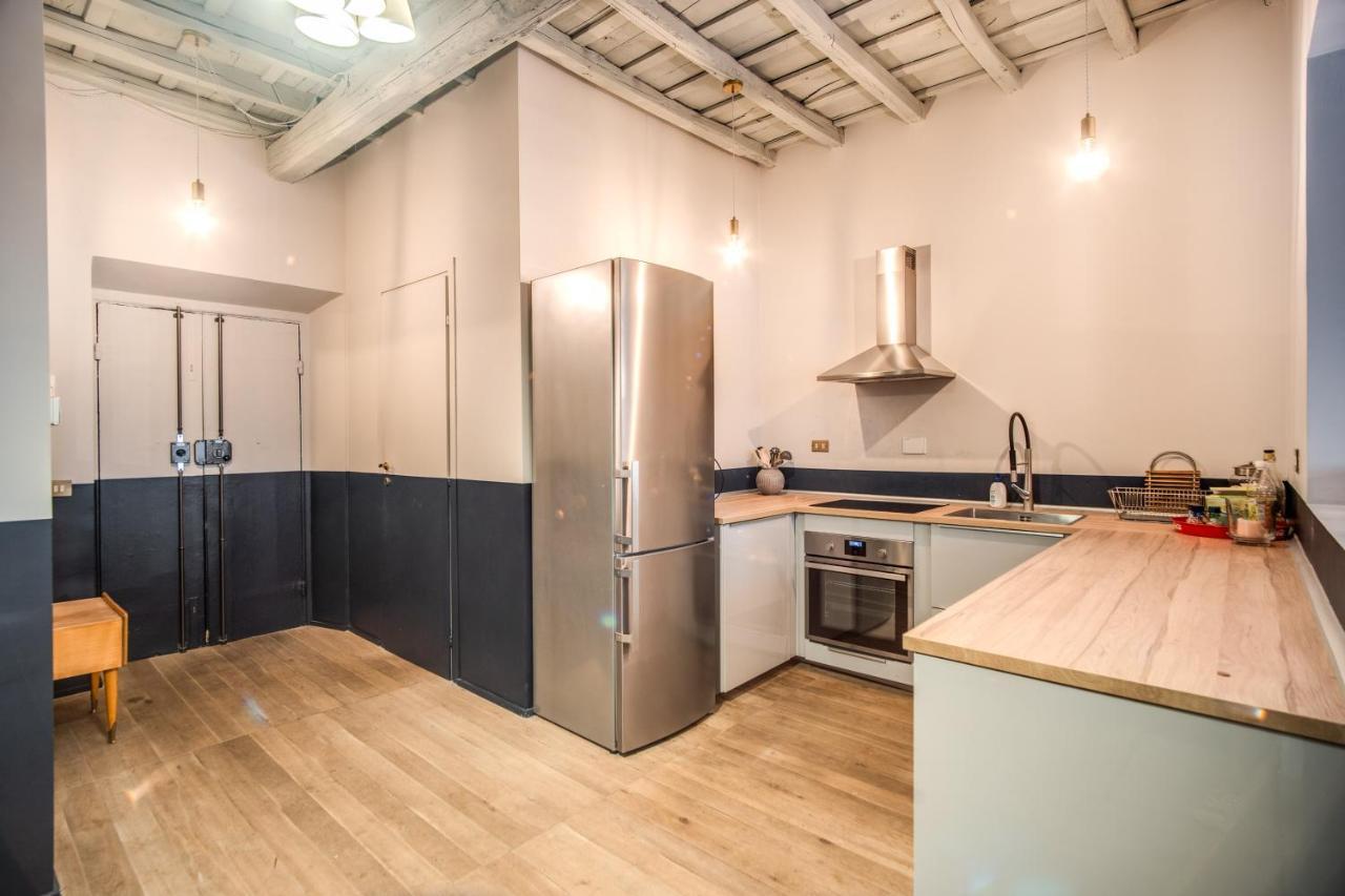 Stylish And Spacious Apartment Next To The Colosseum Rom Eksteriør billede