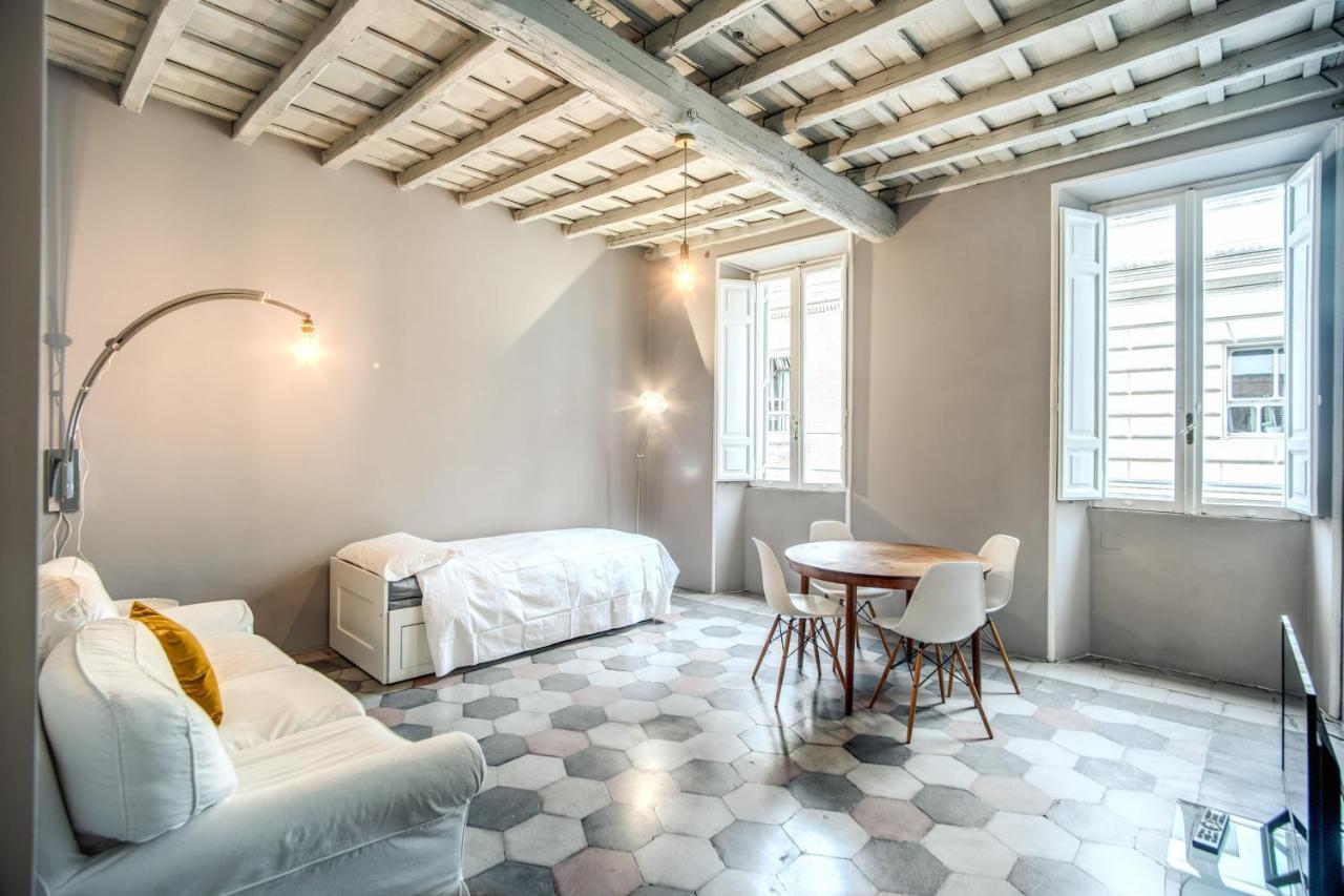 Stylish And Spacious Apartment Next To The Colosseum Rom Eksteriør billede